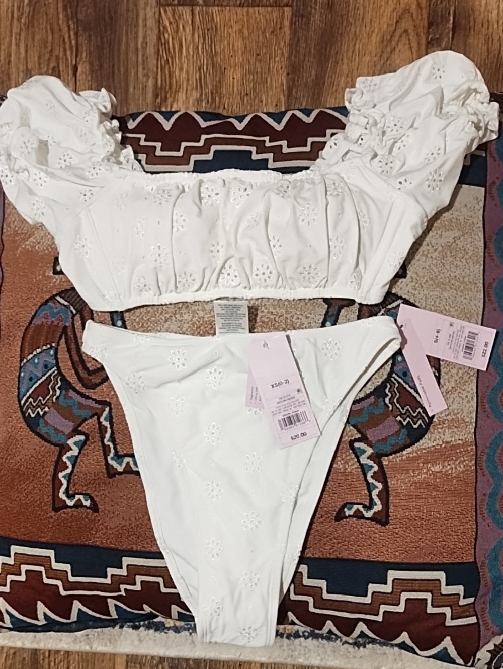 NWT XS/Sm. wild fable White Eyelet Puff-Sleeve Bandeau Bikini Set